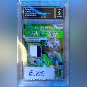 2017 Spectra Panini Ezekiel Elliott 7/10 autograph patch Mint 9 football card